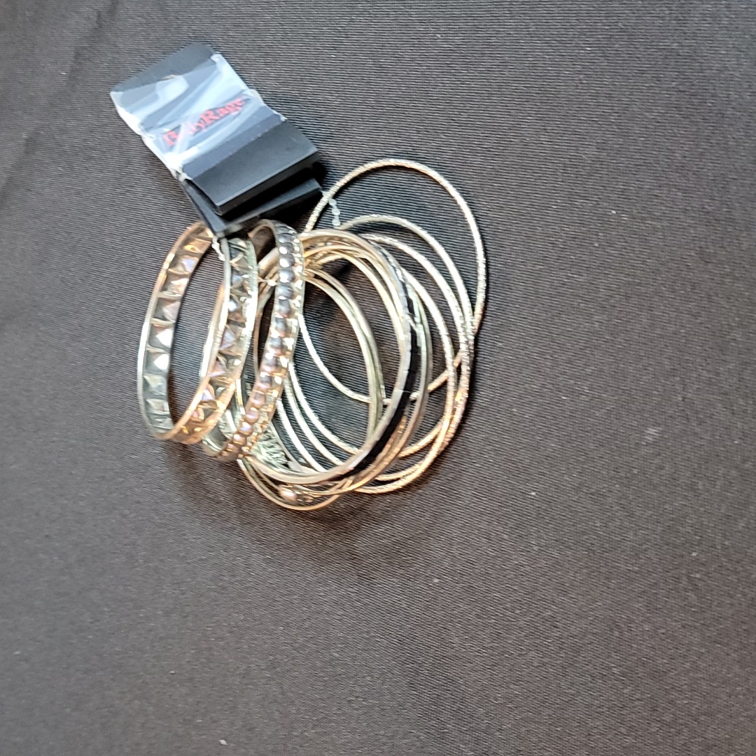 Spencers Bangle Bunch Nwt 10$